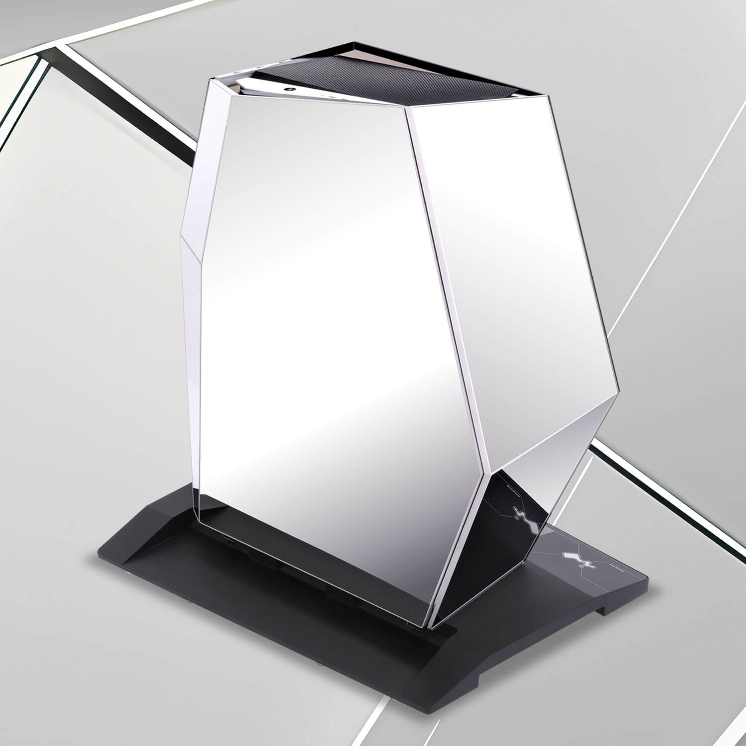 InWin Mirror Magic AEON pioneers the use of 1.5 mm mirror-finished stainless steel in a P