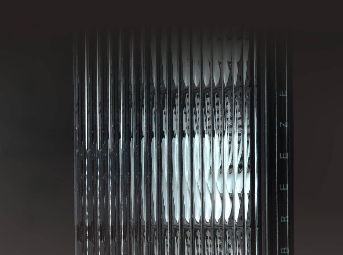 InWin 洗練を極めたモールガラス