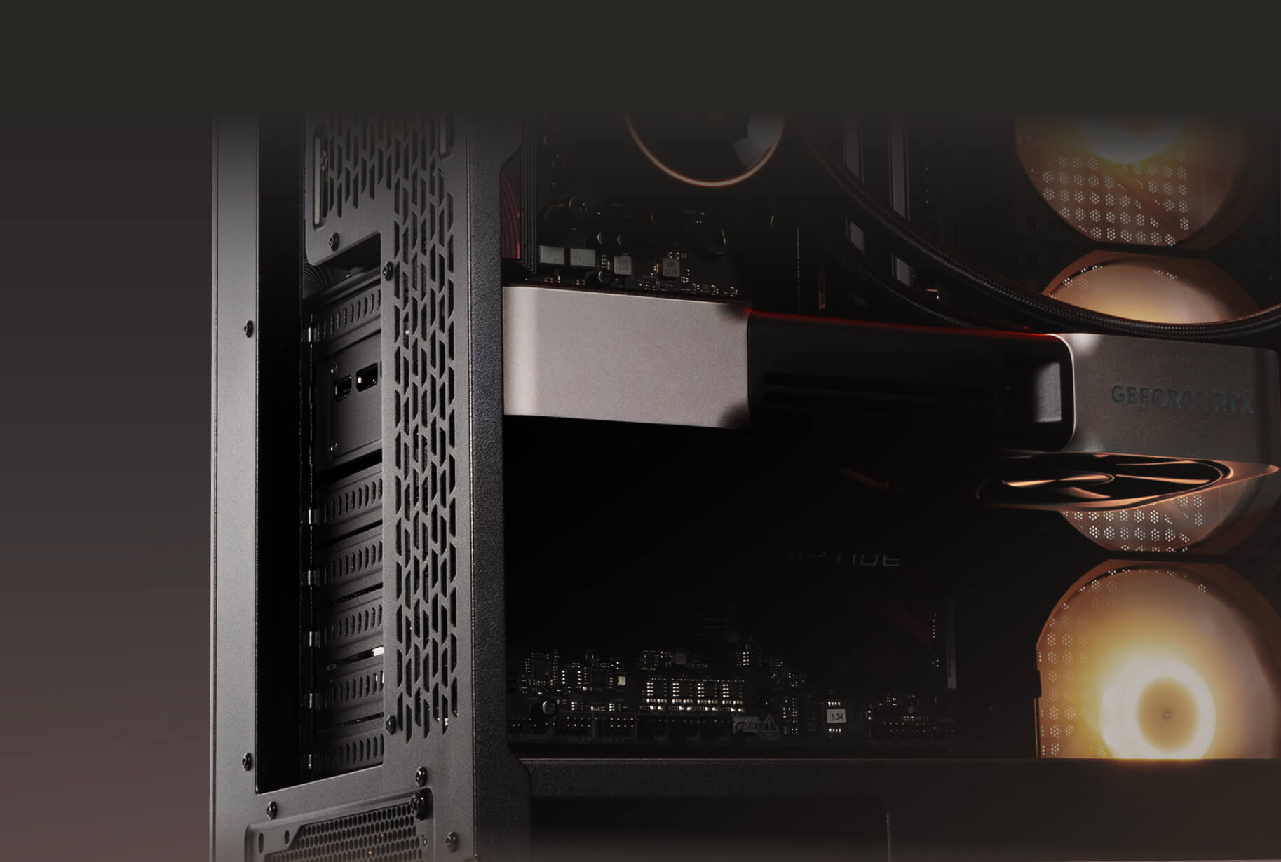 InWin 深呼吸するようなエアフロー設計