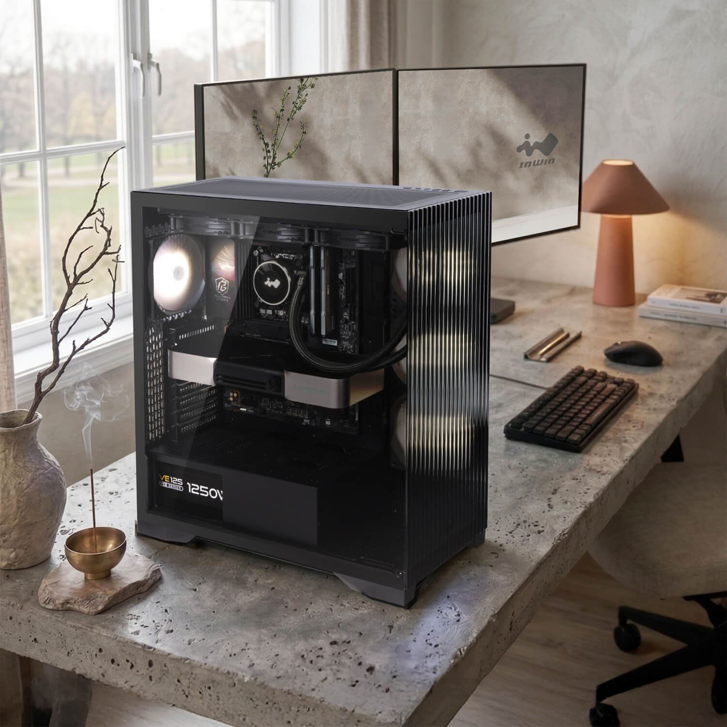 InWin 限界なきアップグレード 広々とした内部空間と8基のPCIe拡張スロットにより、ハイエンドGPUや多様なハードウェア構成が可能になります。クリエイティブな作業から負荷